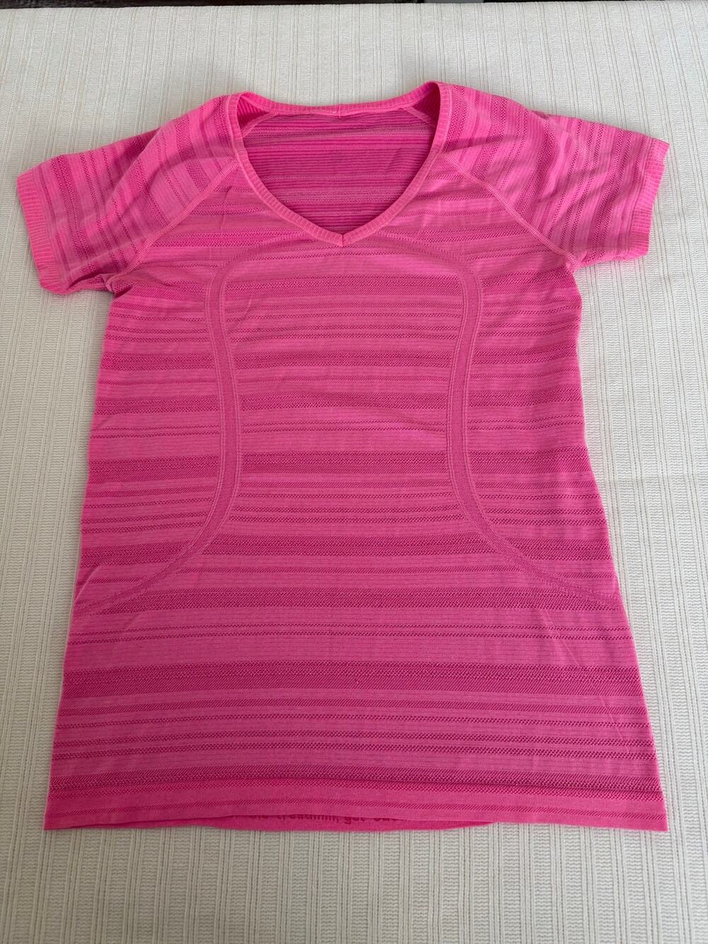 Lululemon Swiftly Tech V-Neck Short Sleeve Pink Striped Running Shirt Size 10